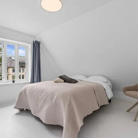 Апартаменти Luxurious - Private Sauna & Rooftop - Perfect Location Берген