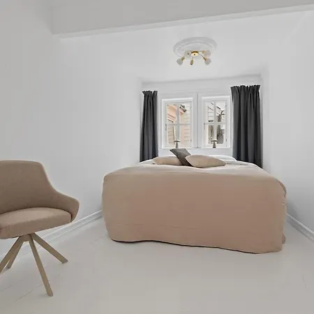 Luxurious - Private Sauna & Rooftop - Perfect Location